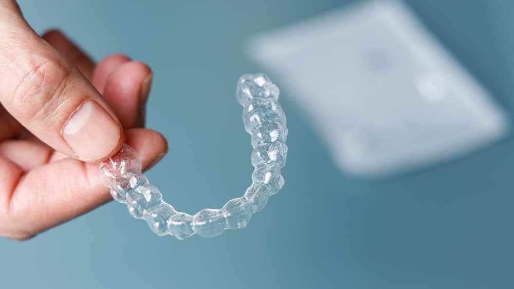 Cleaning Invisalign with Vinegar